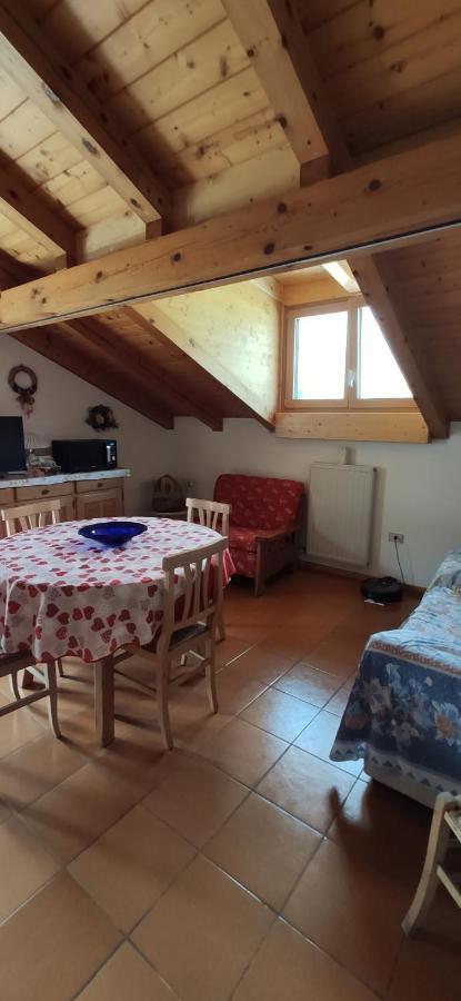Mansarda A Carciato, Trilocale In Montagna Daire Dimaro Dış mekan fotoğraf